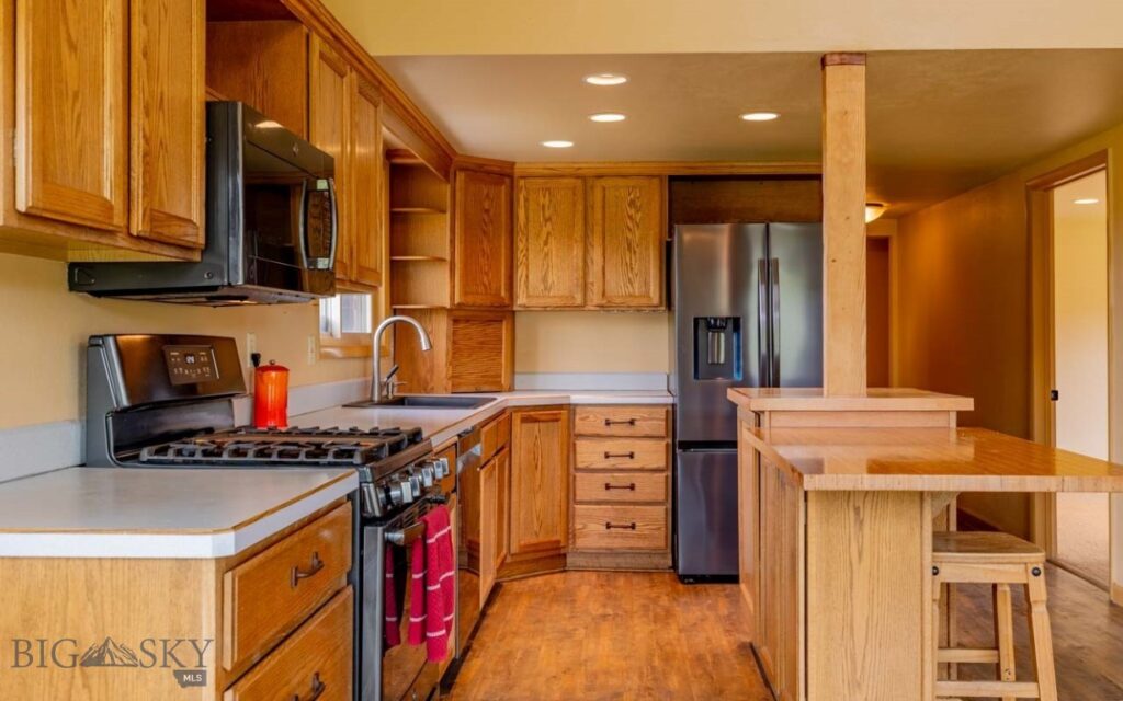 12 Comanche, Red Lodge MT 59068