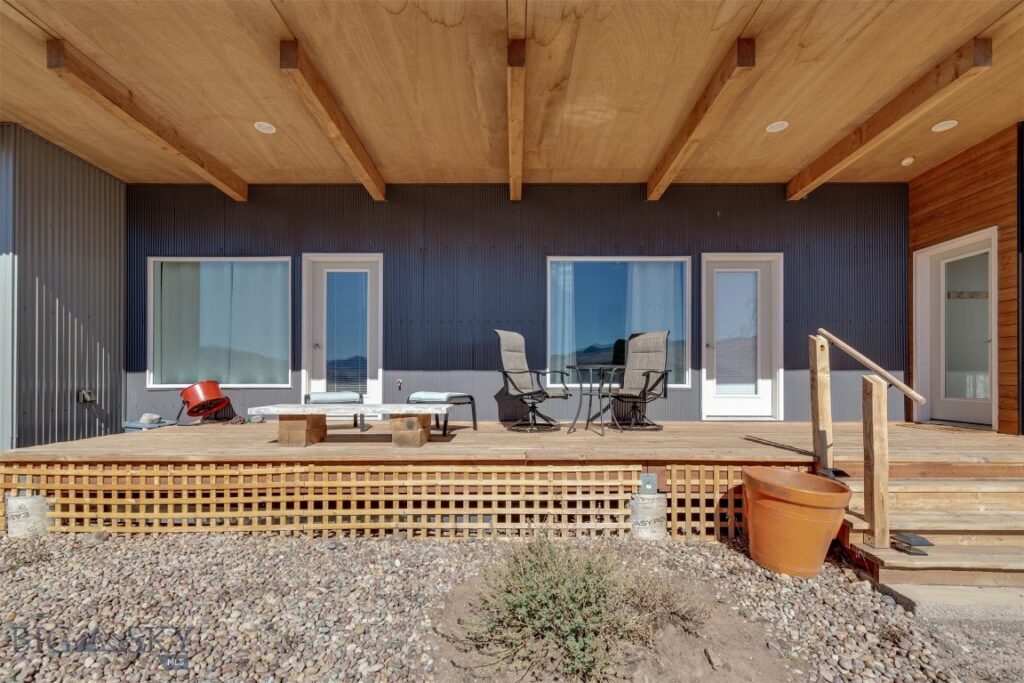 120 Arcturus Drive, Emigrant MT 59027