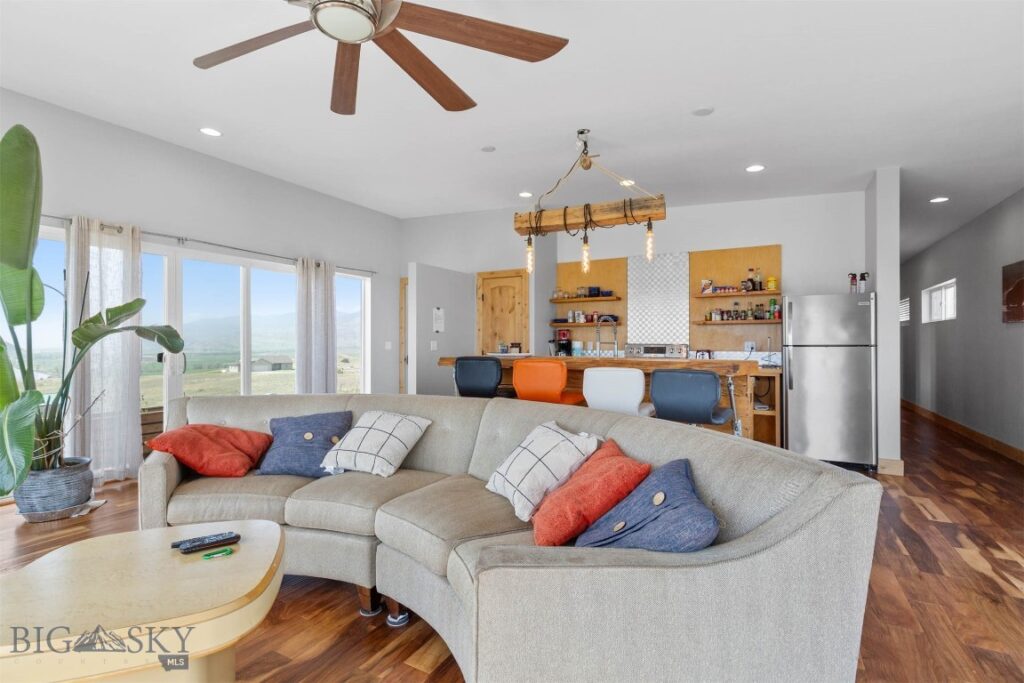 120 Arcturus Drive, Emigrant MT 59027