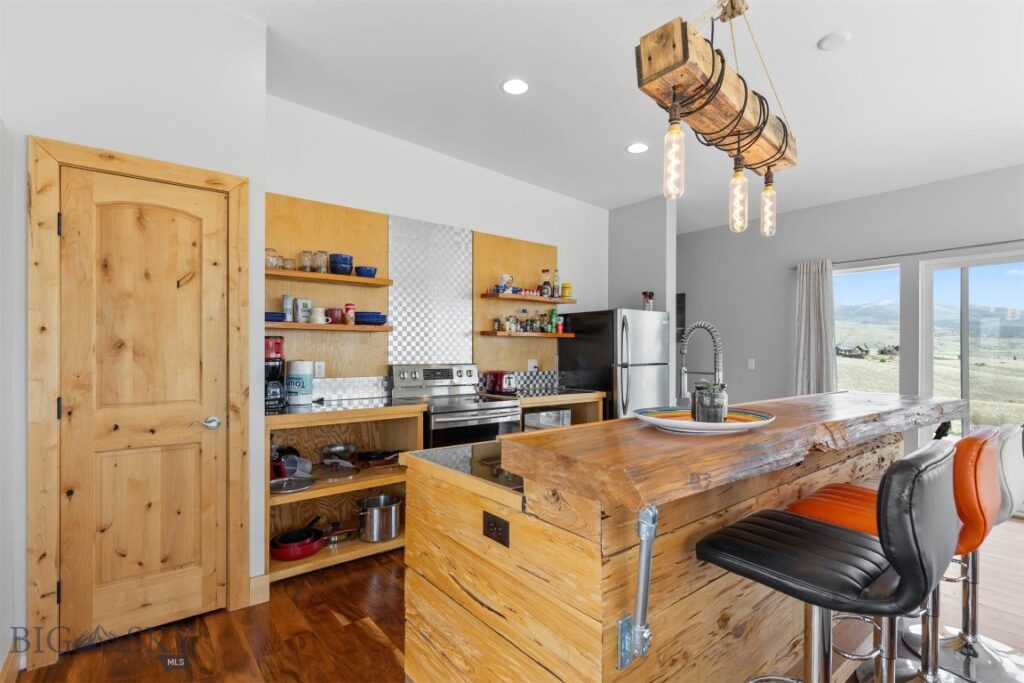 120 Arcturus Drive, Emigrant MT 59027