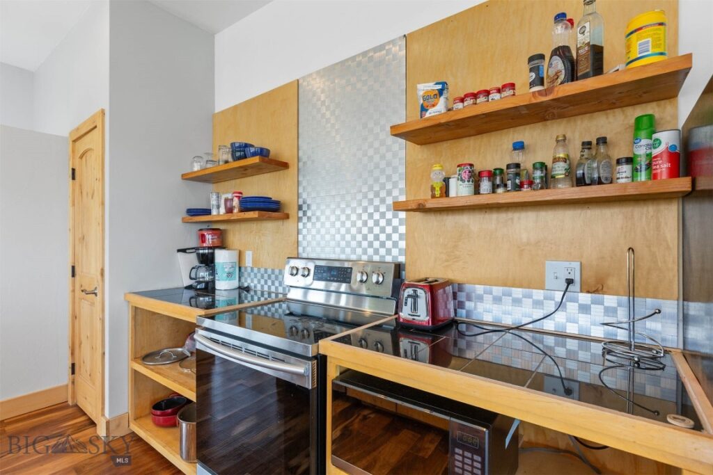 120 Arcturus Drive, Emigrant MT 59027