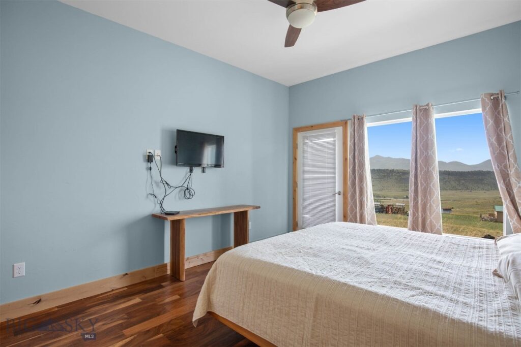 120 Arcturus Drive, Emigrant MT 59027