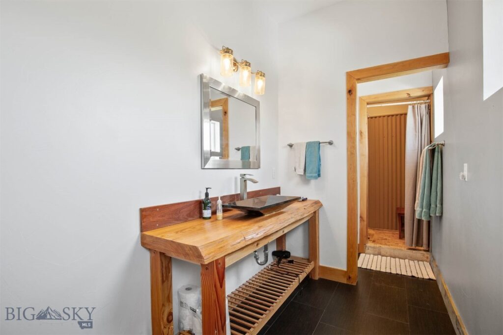 120 Arcturus Drive, Emigrant MT 59027