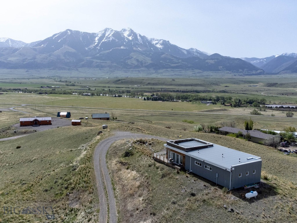 120 Arcturus Drive, Emigrant MT 59027