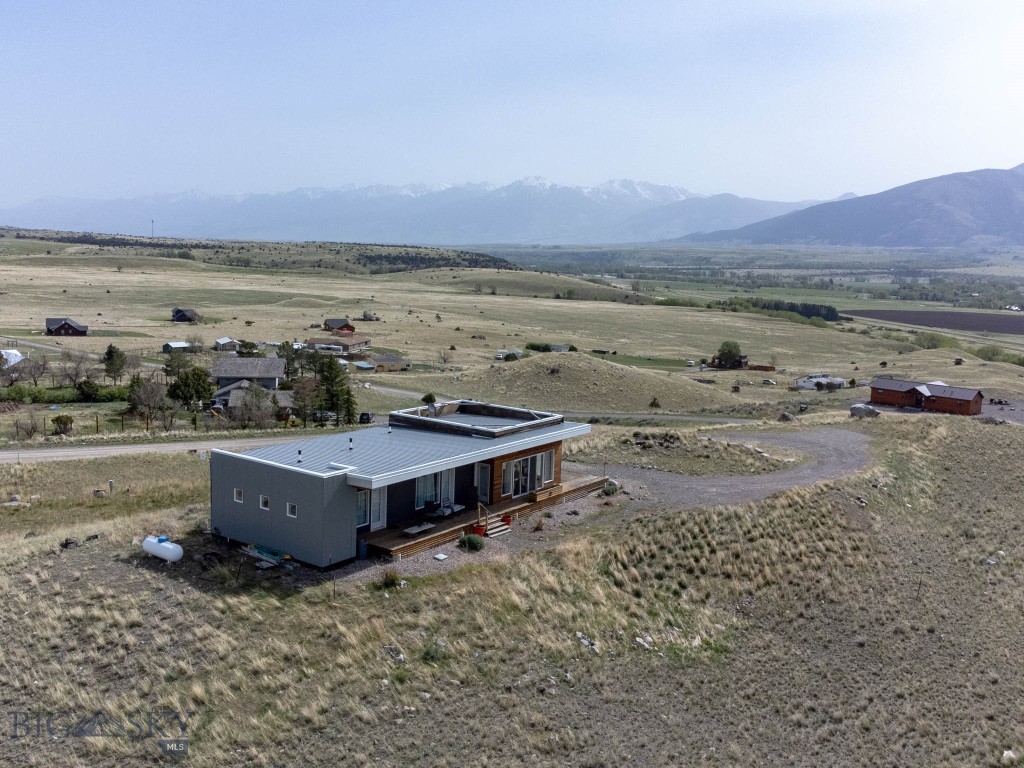 120 Arcturus Drive, Emigrant MT 59027