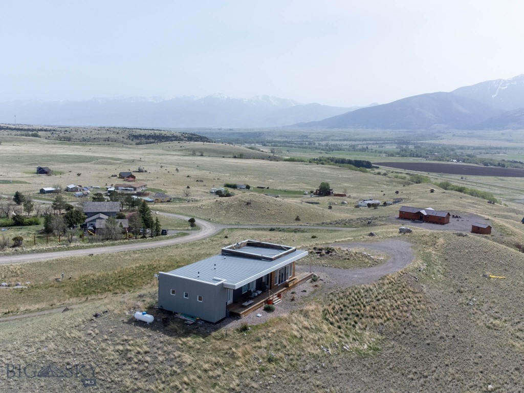 120 Arcturus Drive, Emigrant MT 59027