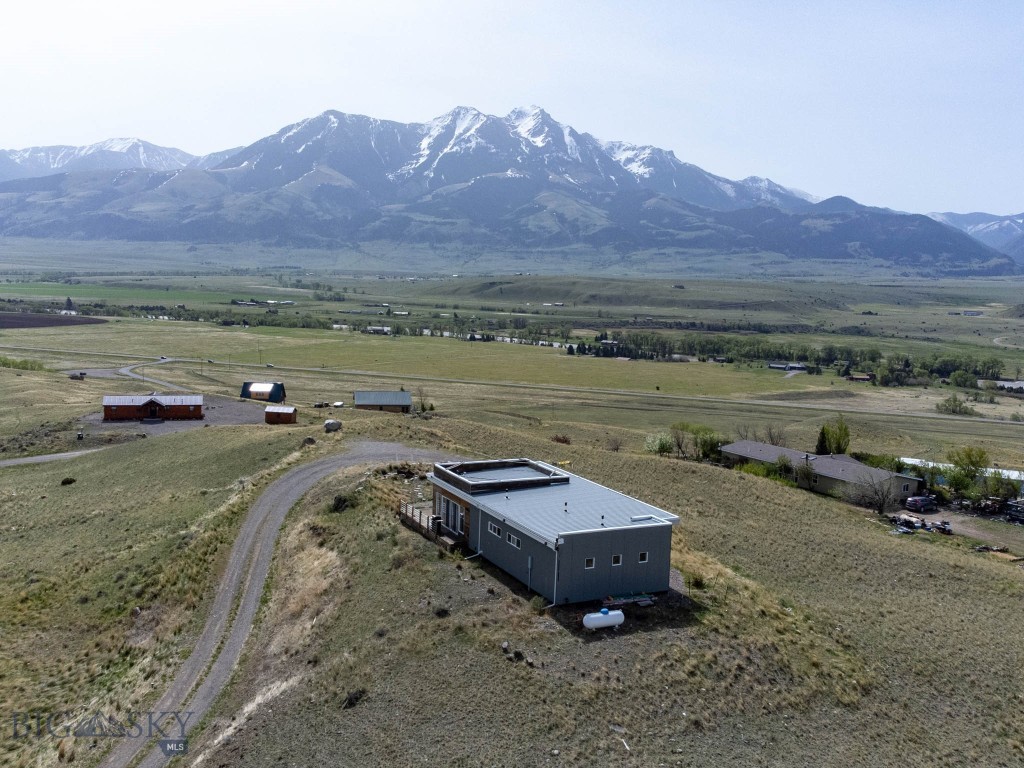 120 Arcturus Drive, Emigrant MT 59027