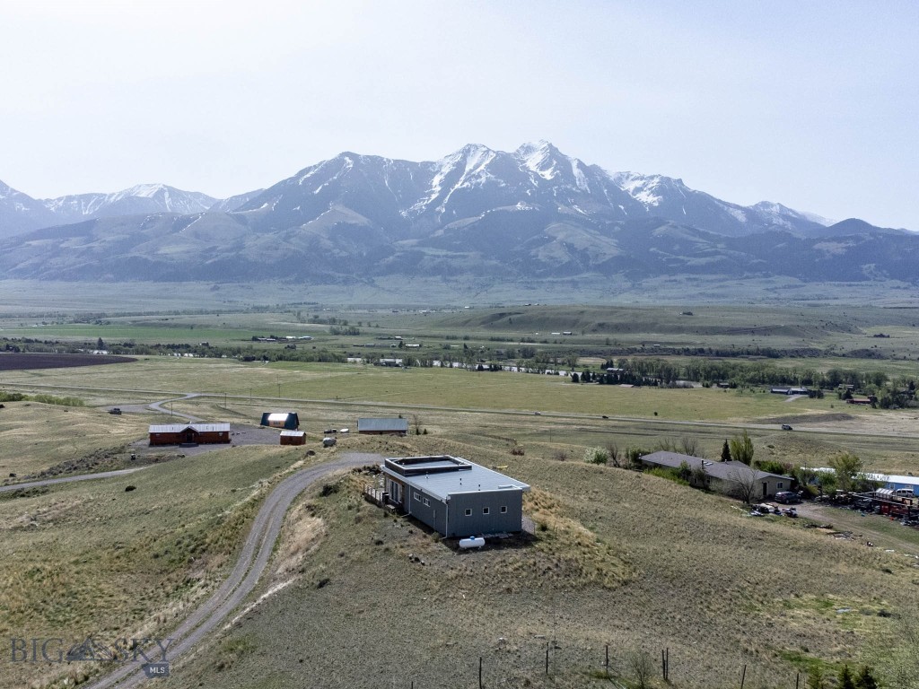 120 Arcturus Drive, Emigrant MT 59027