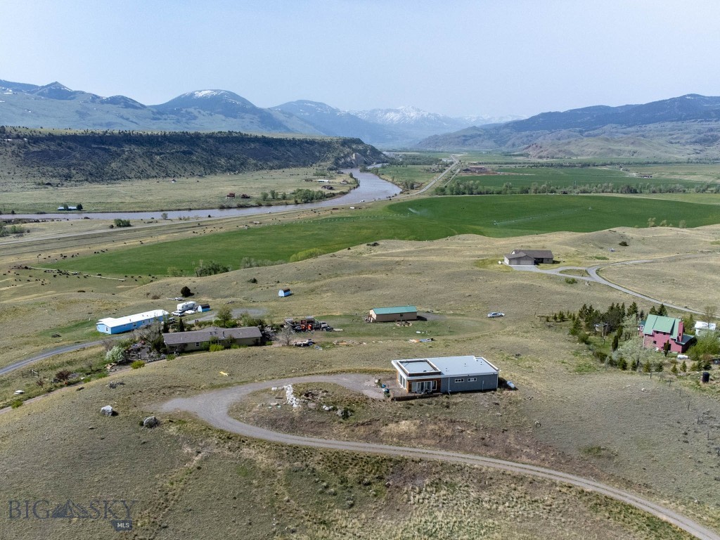 120 Arcturus Drive, Emigrant MT 59027