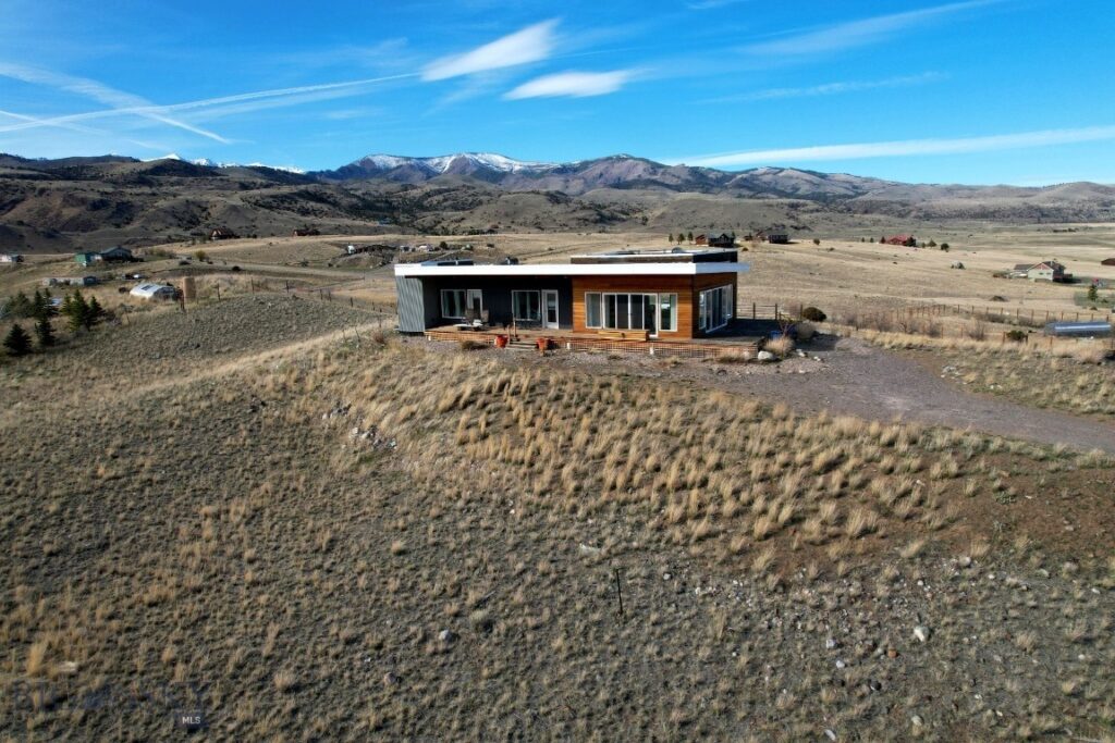 120 Arcturus Drive, Emigrant MT 59027