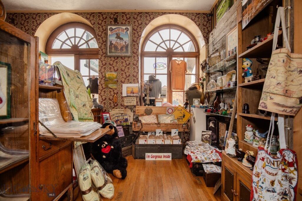 122 W Wallace Street, Virginia City MT 59755