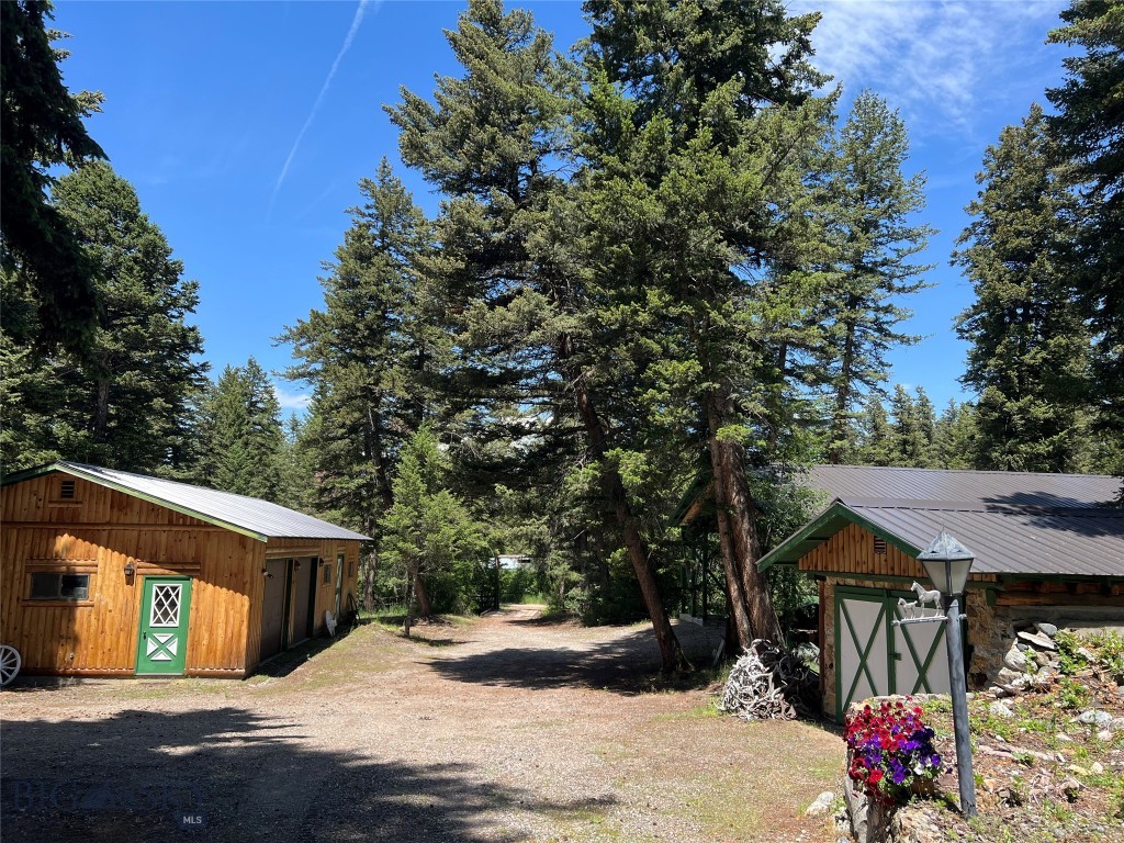 124 Deep Creek Road, Livingston MT 59047