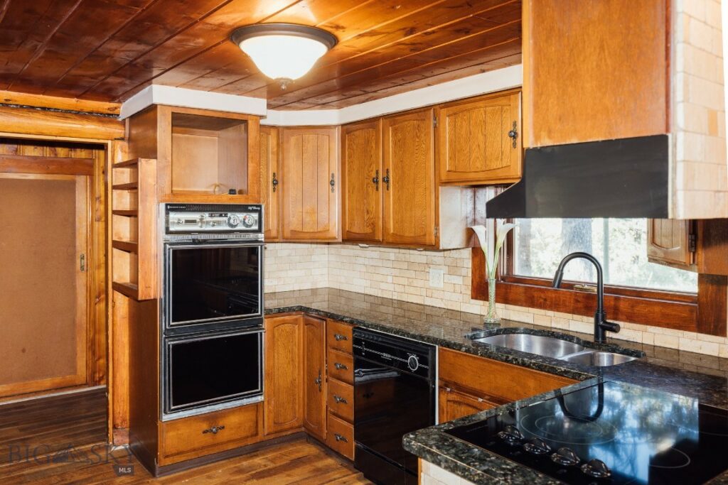 124 Deep Creek Road, Livingston MT 59047