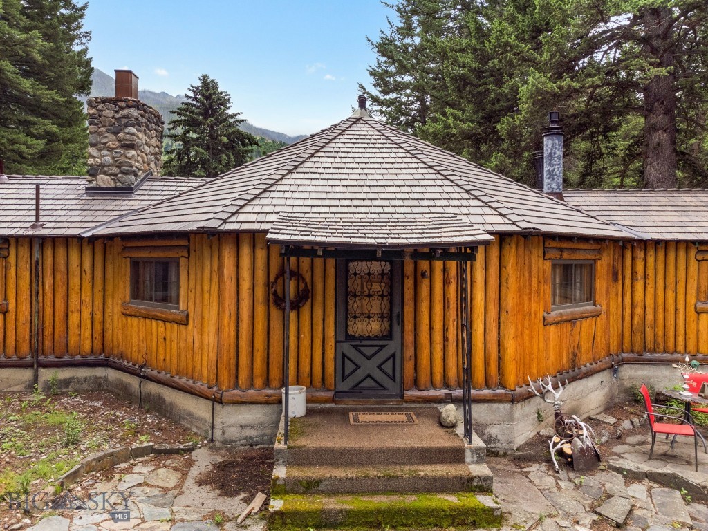 124 Deep Creek Road, Livingston MT 59047