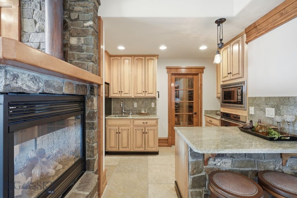 1240 Twin River Cutoff, Manhattan MT 59741