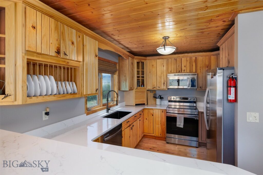 138 Inverness, Livingston MT 59047