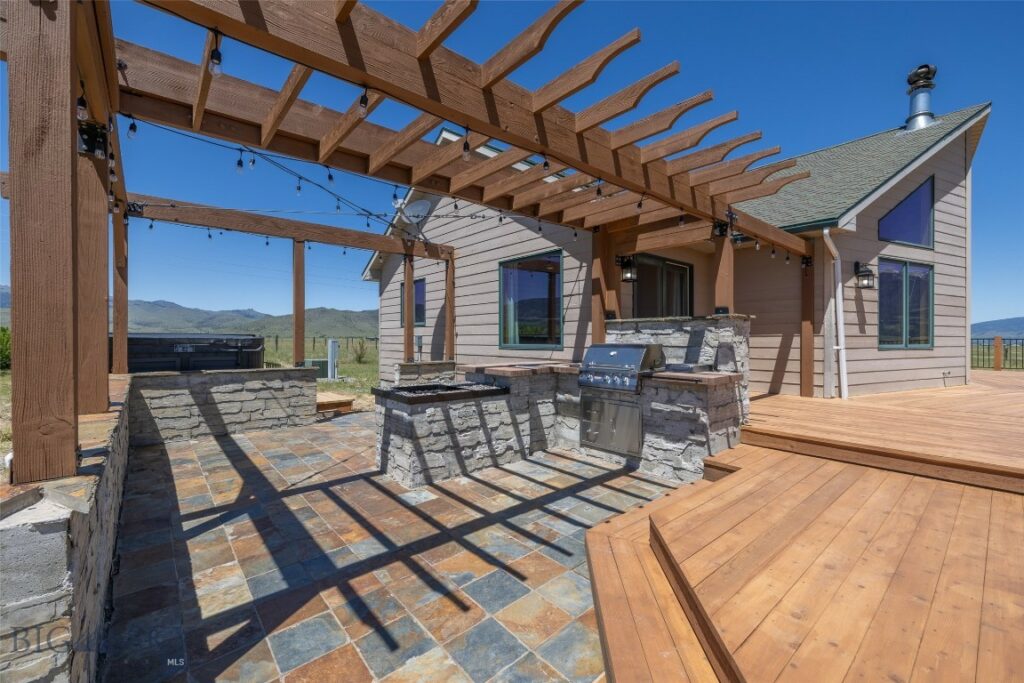 138 Inverness, Livingston MT 59047