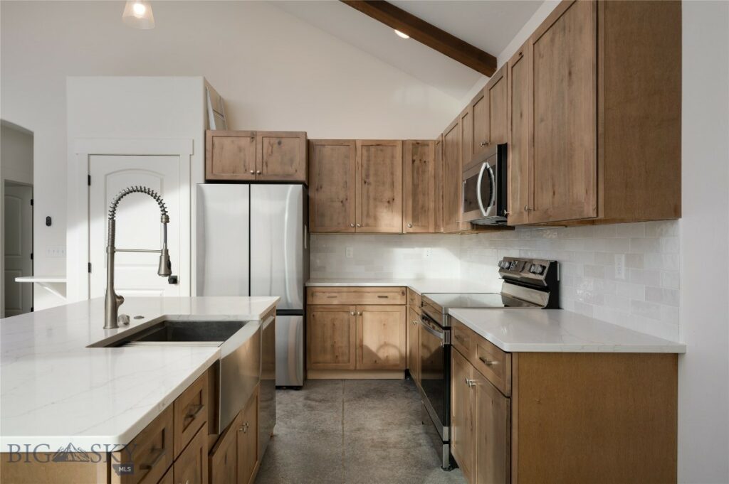 138 Inverness, Livingston MT 59047