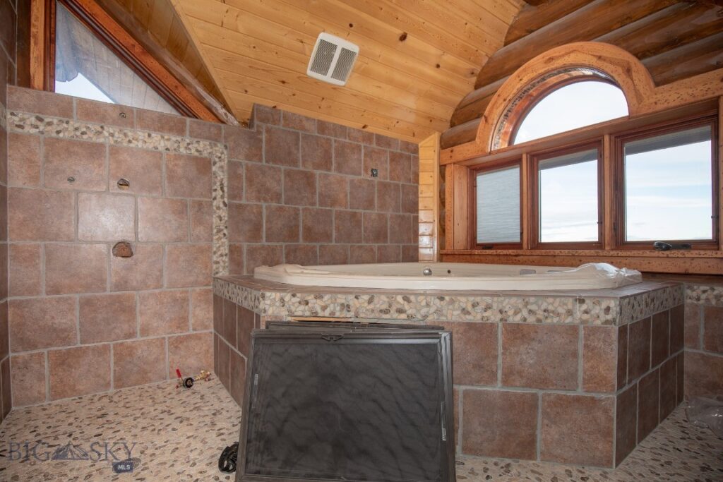 1380 Glacier View Dr, Deer Lodge MT 59722