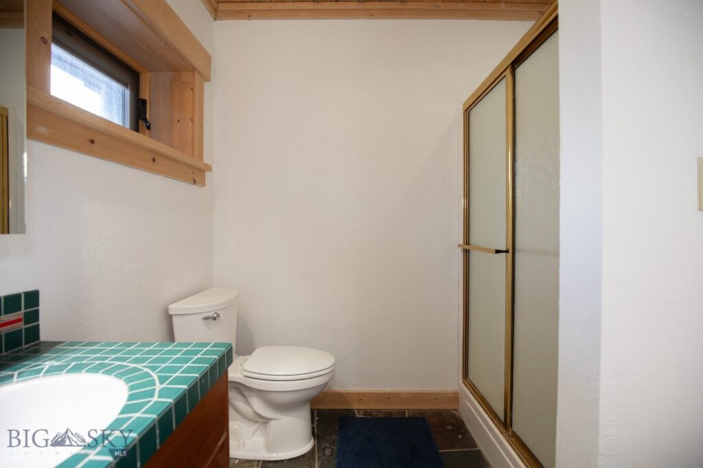 1380 Glacier View Dr, Deer Lodge MT 59722