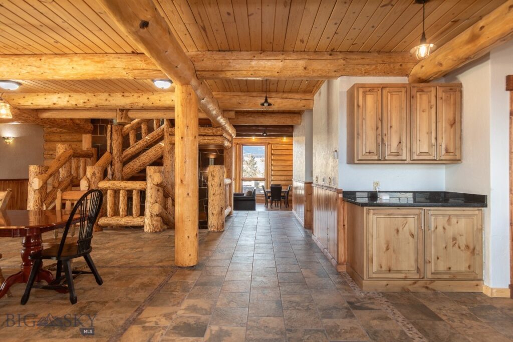 1380 Glacier View Dr, Deer Lodge MT 59722