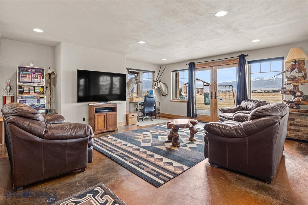 14 Cinnamon Teal Road, Ennis MT 59729