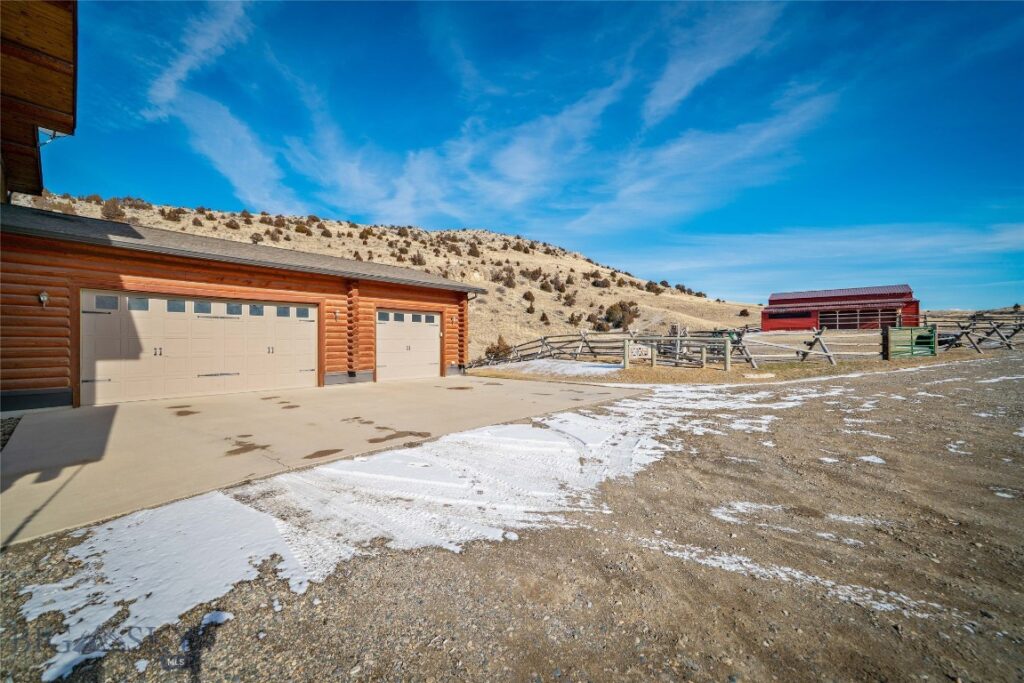 1460 Horseshoe Gulch Road, Manhattan MT 59741
