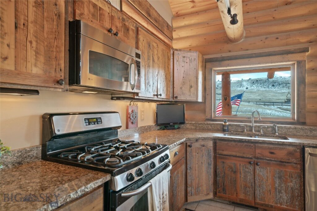 1460 Horseshoe Gulch Road, Manhattan MT 59741