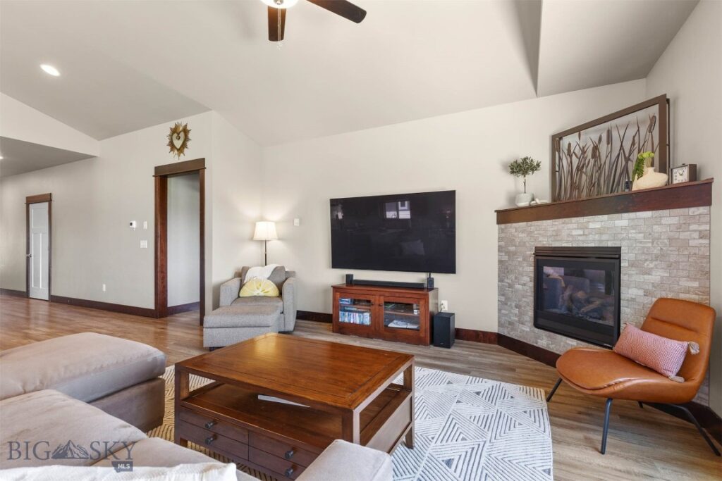 150 Pioneer Crossing, Manhattan MT 59741