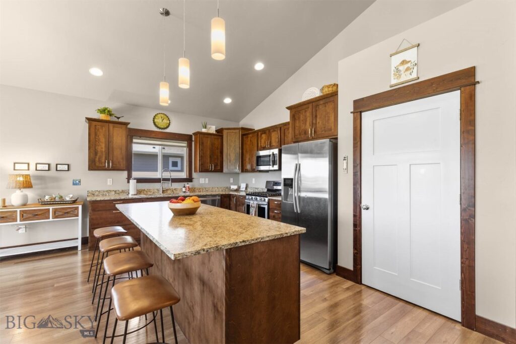 150 Pioneer Crossing, Manhattan MT 59741