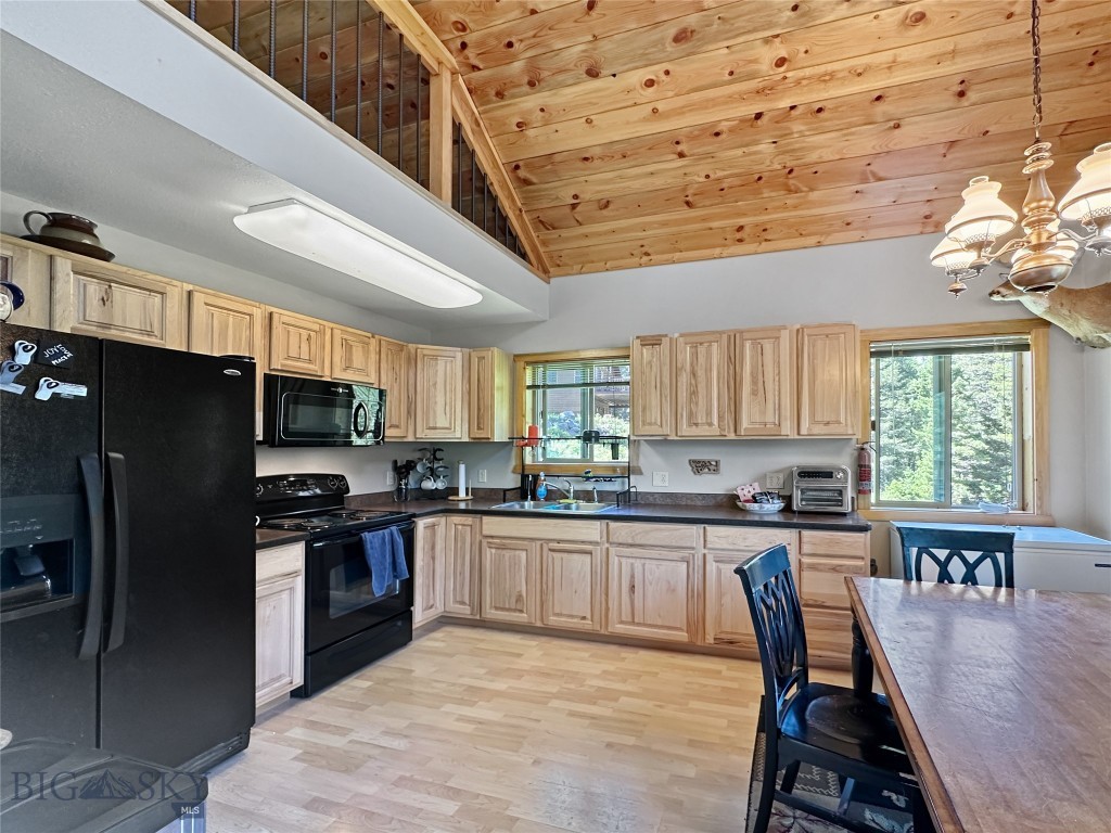 16 Upper Slope, Mammoth MT 59721