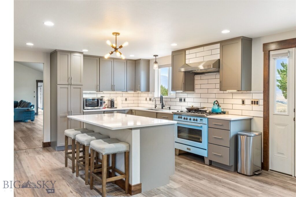 16 Evening Star Drive, Emigrant MT 59027