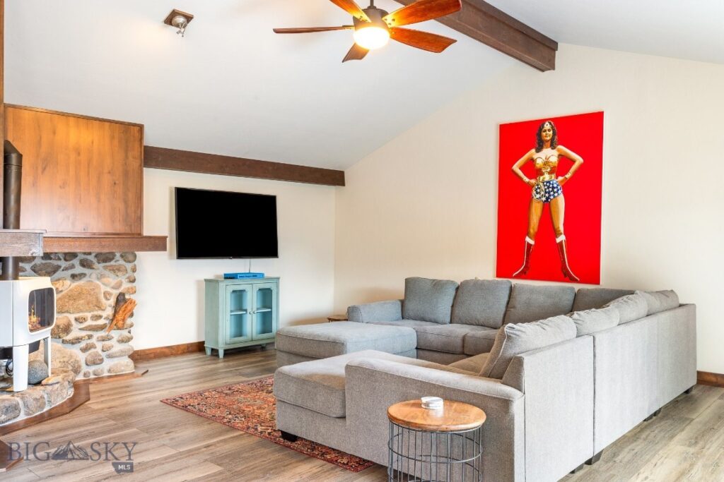 16 Evening Star Drive, Emigrant MT 59027