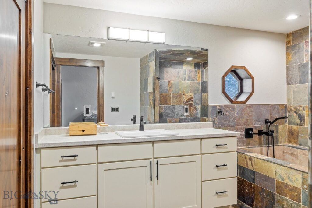 16 Evening Star Drive, Emigrant MT 59027