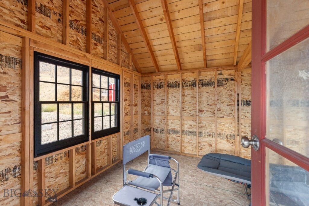 16 Evening Star Drive, Emigrant MT 59027