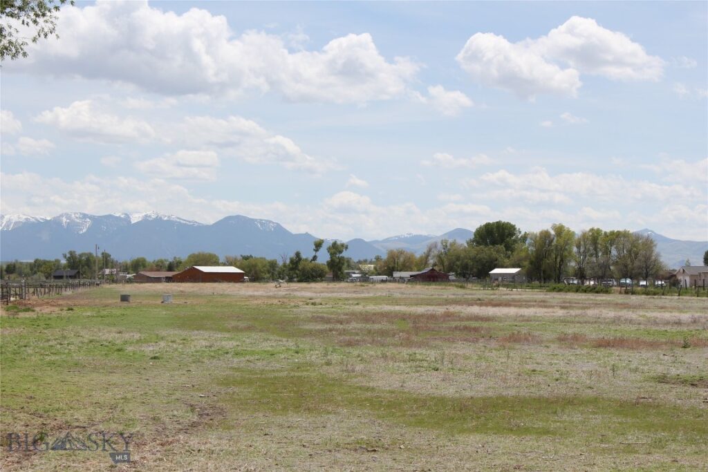 160 Sullivan, Dillon MT 59725