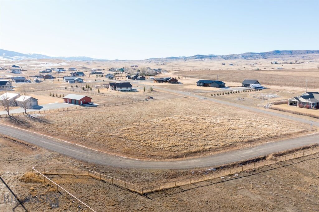 17 W Point, Livingston MT 59047