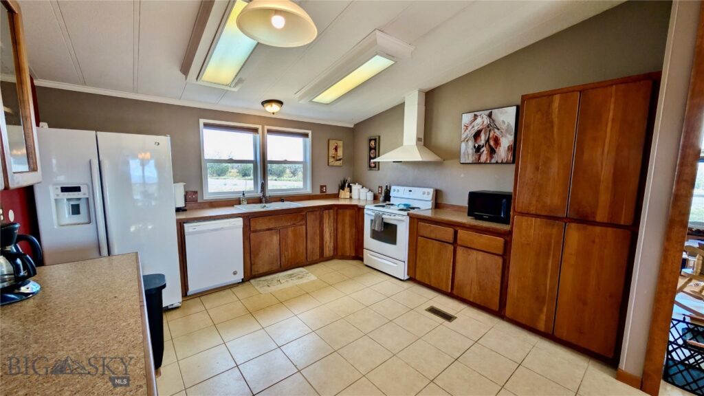 175 Sandy Lane, Dillon MT 59725