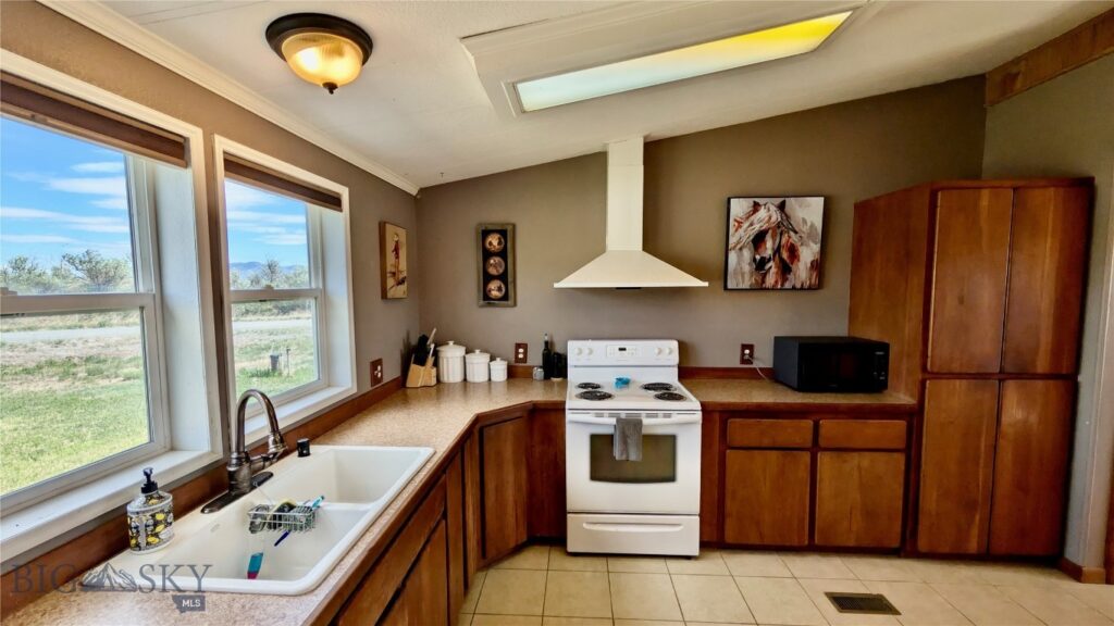 175 Sandy Lane, Dillon MT 59725