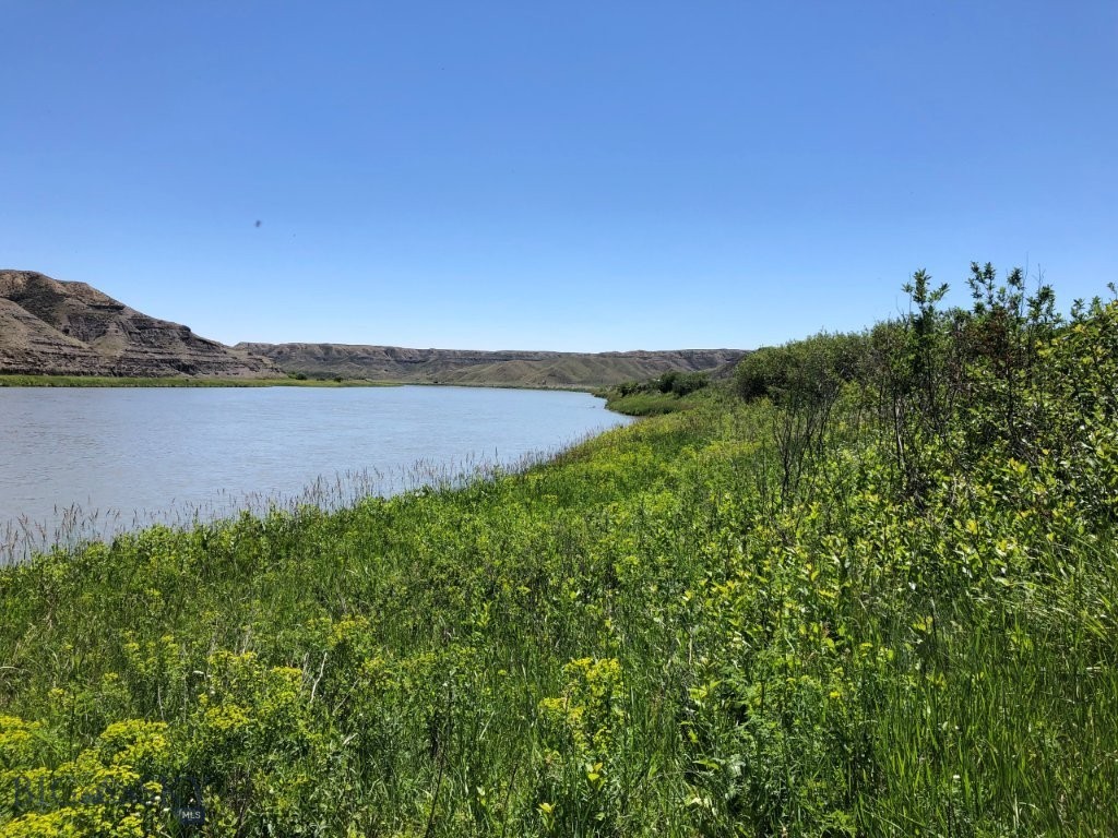 18 Vernon Road, Highwood MT 59450