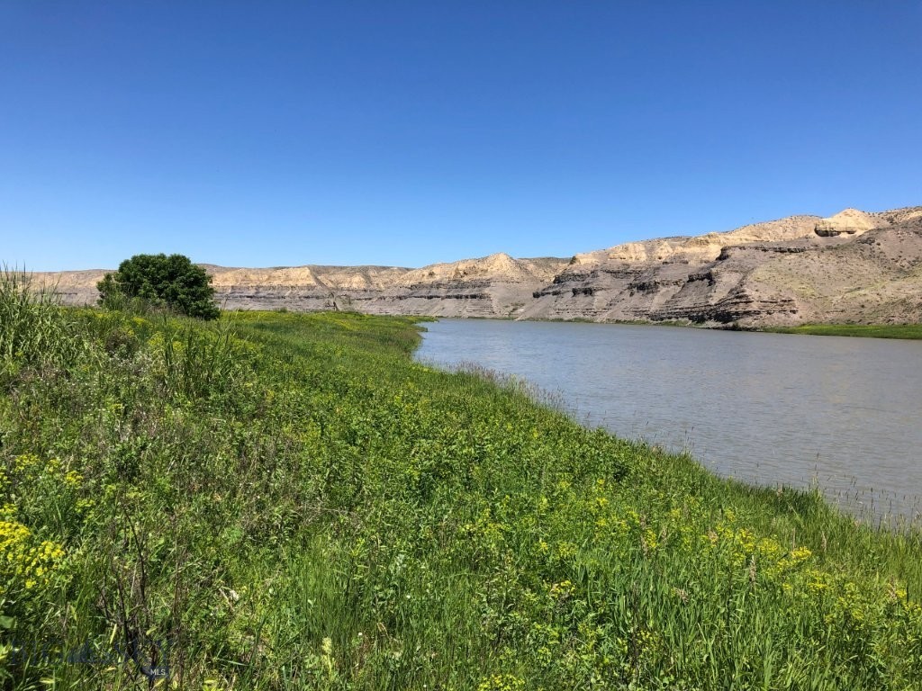 18 Vernon Road, Highwood MT 59450