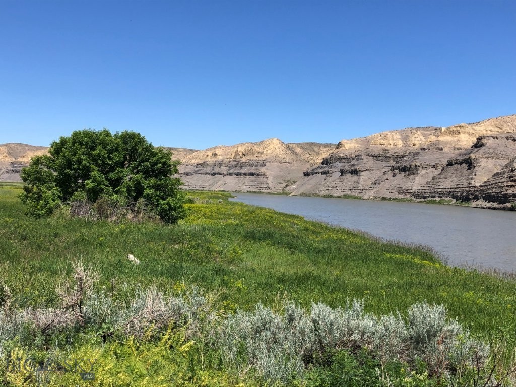 18 Vernon Road, Highwood MT 59450