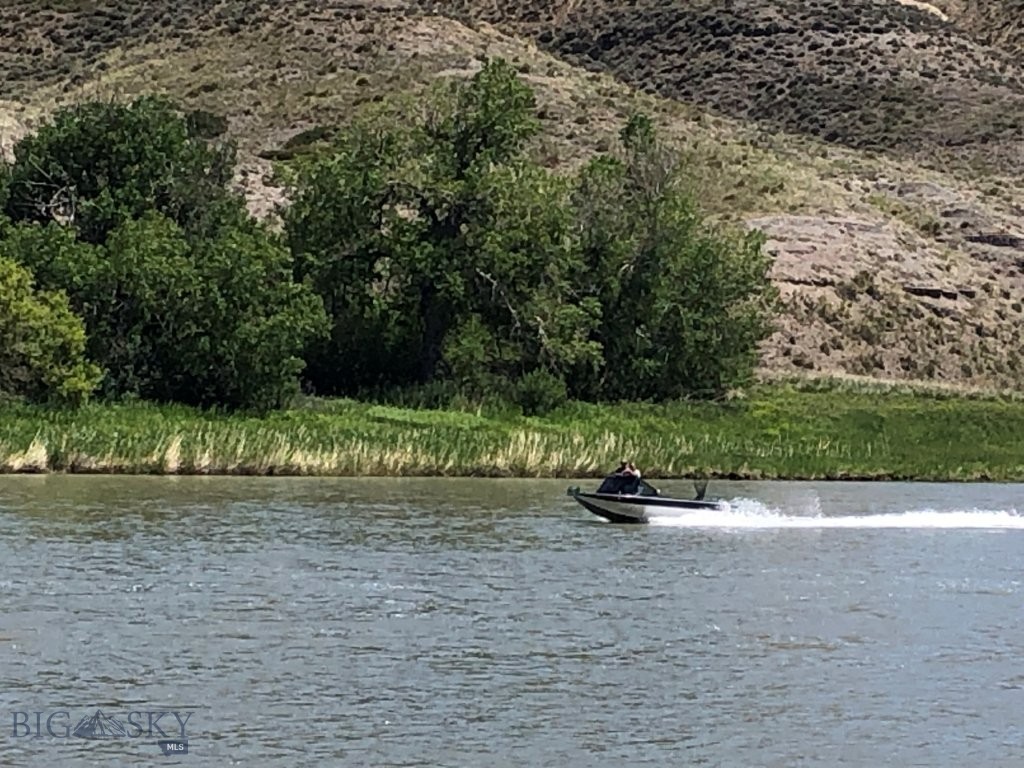 18 Vernon Road, Highwood MT 59450