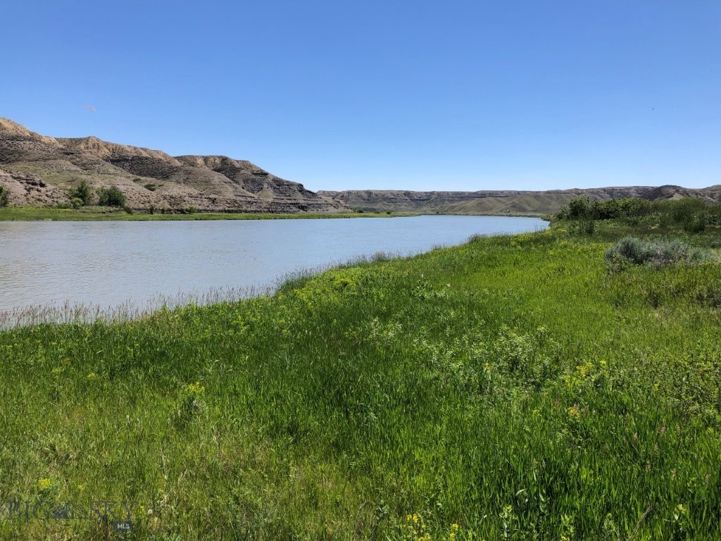 18 Vernon Road, Highwood MT 59450