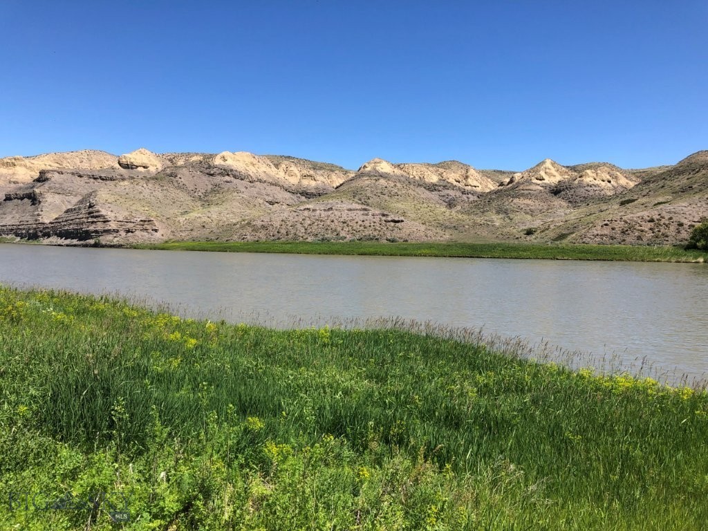 18 Vernon Road, Highwood MT 59450