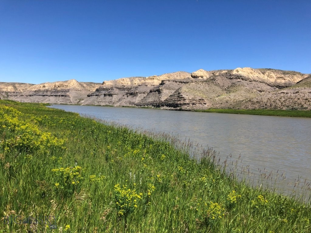 18 Vernon Road, Highwood MT 59450