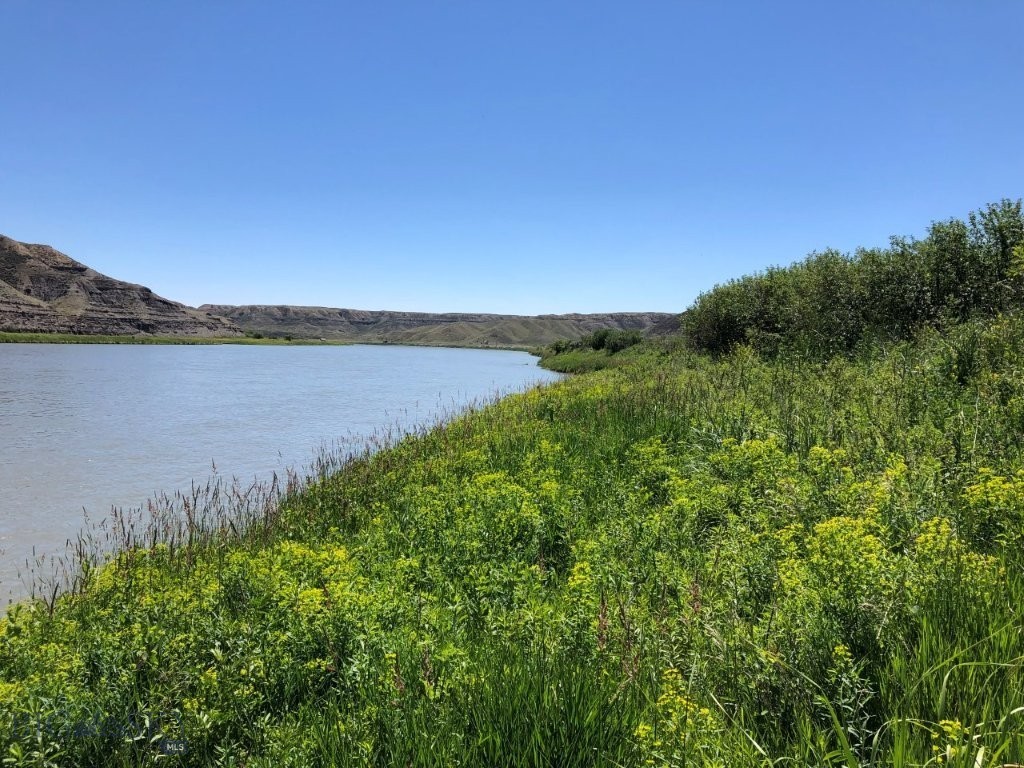 18 Vernon Road, Highwood MT 59450