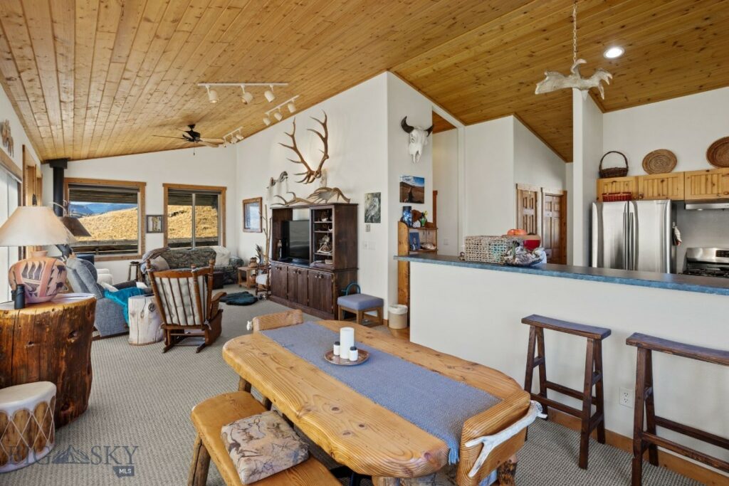 18 Libra Drive, Emigrant MT 59027