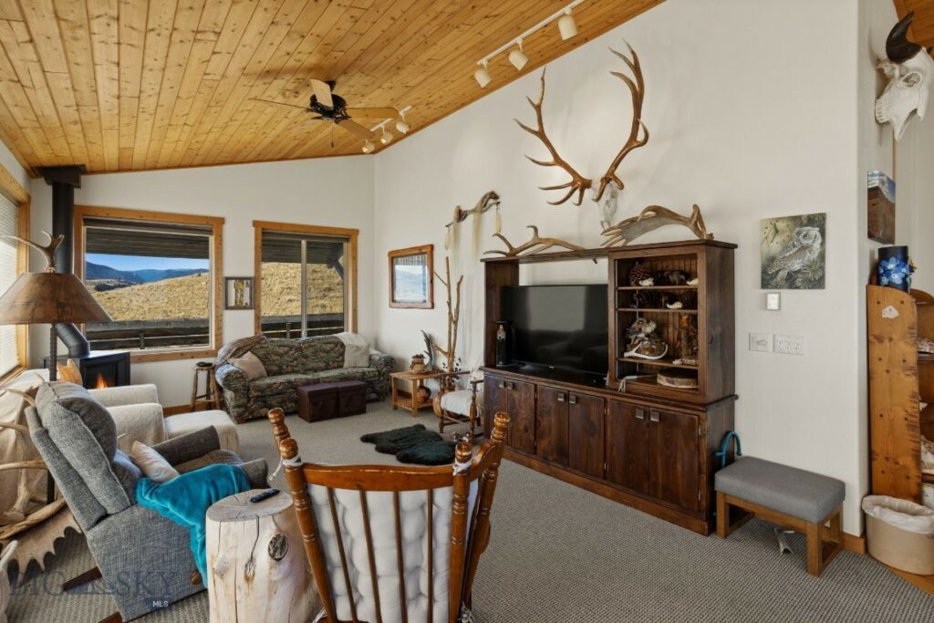 18 Libra Drive, Emigrant MT 59027