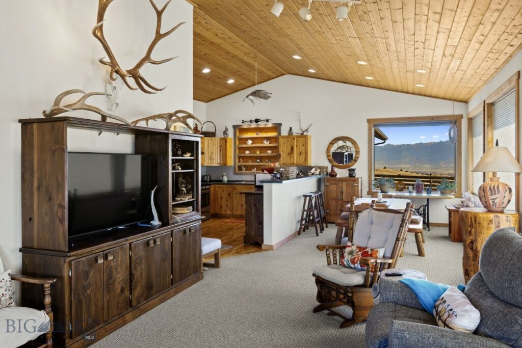 18 Libra Drive, Emigrant MT 59027